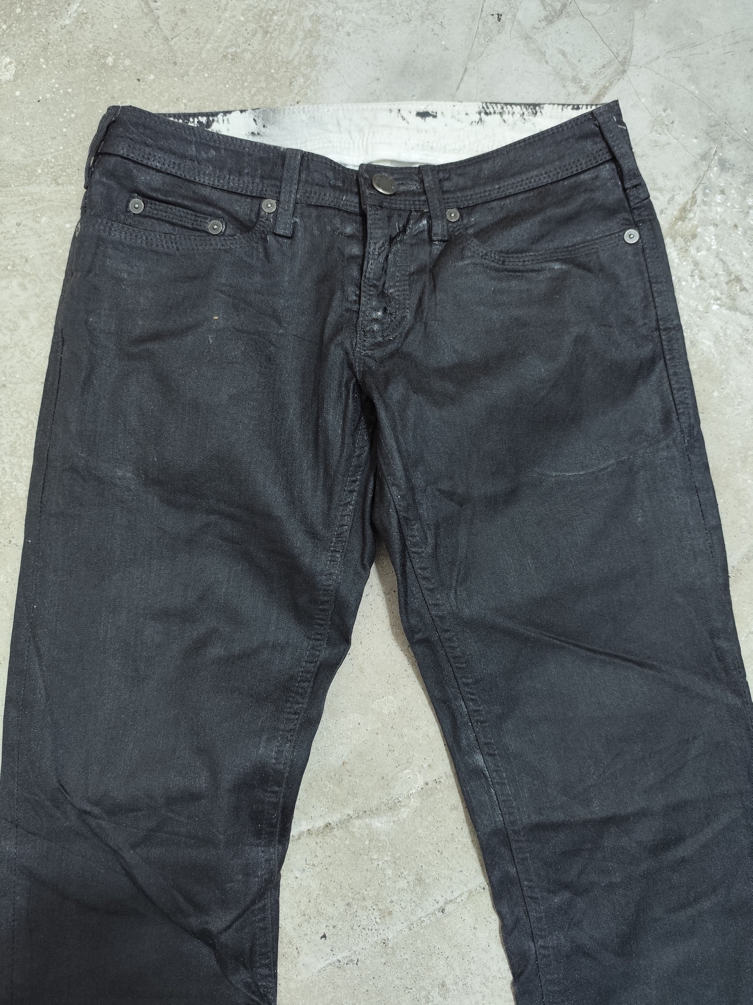 Neil Barrett NEIL BARRETT STRAIGHT CUT WAX COATED JEANS Size 27" / US 4 / IT 40 - 4 Thumbnail