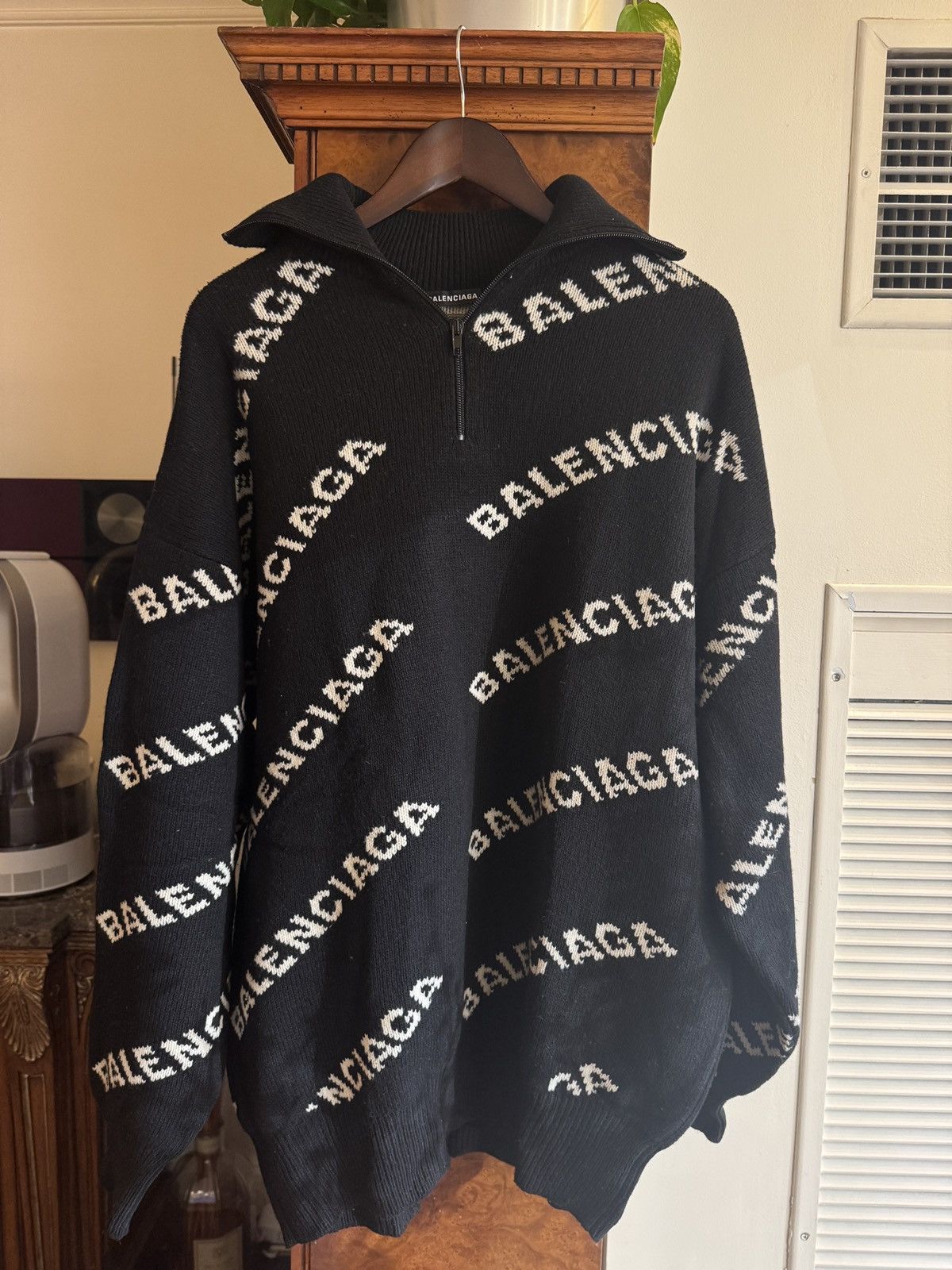 Balenciaga Balenciaga Camel Hair/Wool Blend Knit Logo Quarter Zip Small Size US S / EU 44-46 / 1 - 1 Thumbnail