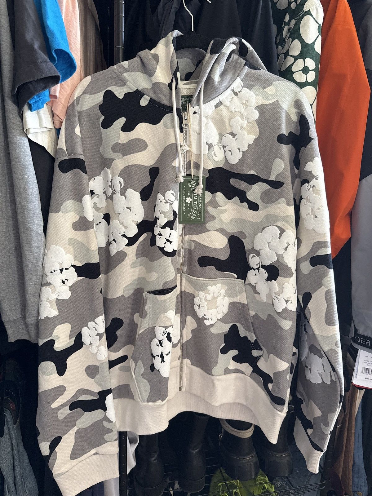 DENIM TEARS Denim tears snow camo wreath zip hoodie xl Size US XL / EU 56 / 4 - 1 Thumbnail