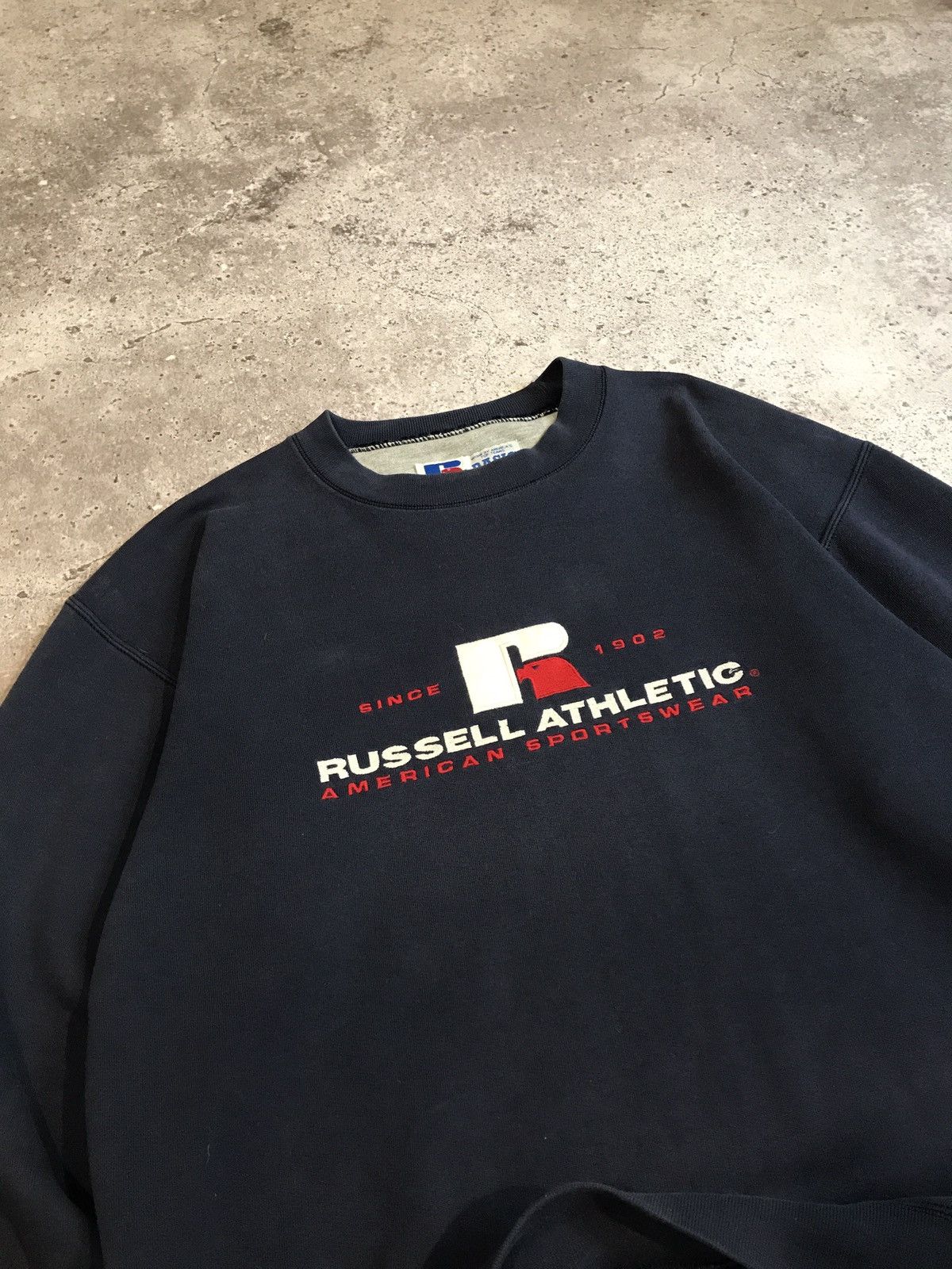 Russell Athletic × Vintage Vintage Sweatshirt Russel Athletic Faded Embroiled Logo M Size US M / EU 48-50 / 2 - 3 Thumbnail