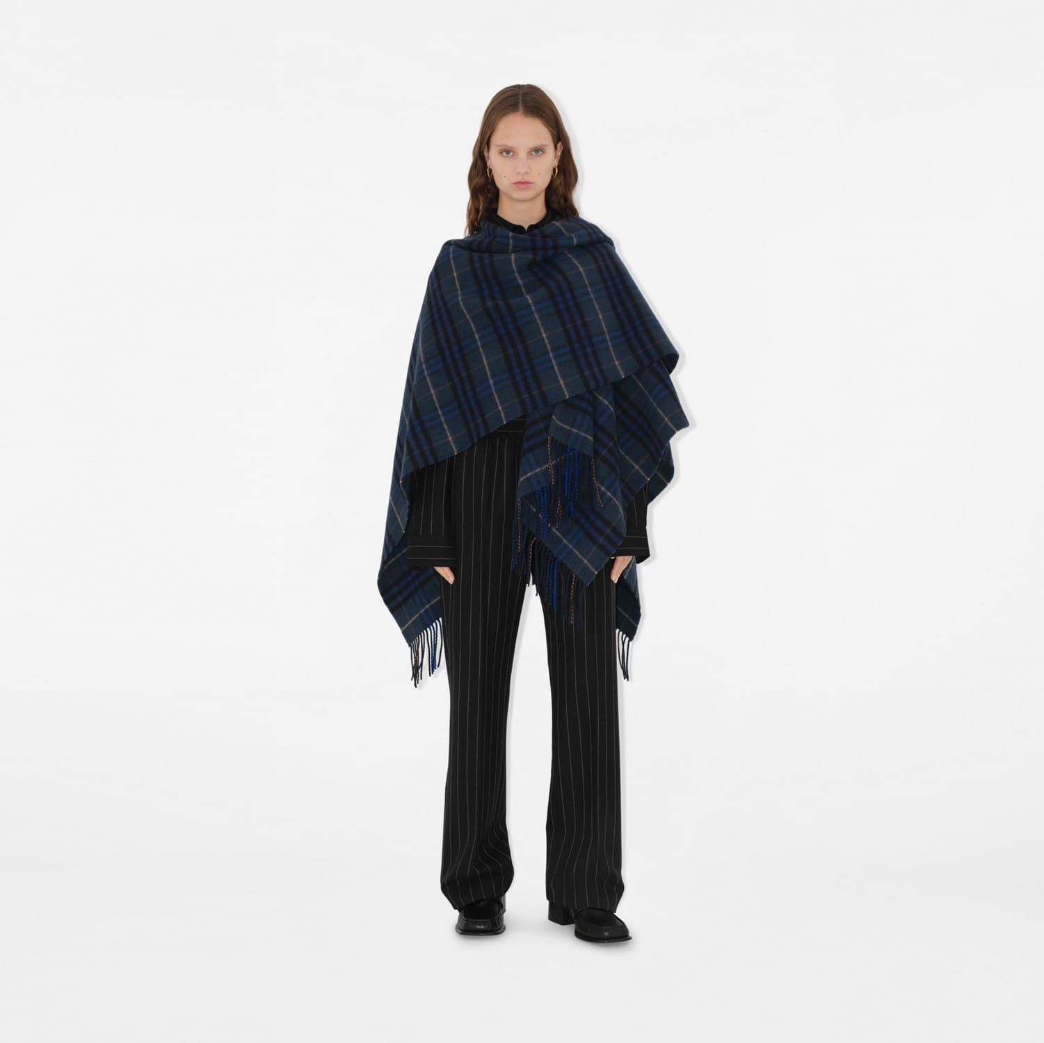 Burberry o1w1db10126 Check Wool Cashmere Cape in Multicolor Size M / US 6-8 / IT 42-44 - 2 Thumbnail
