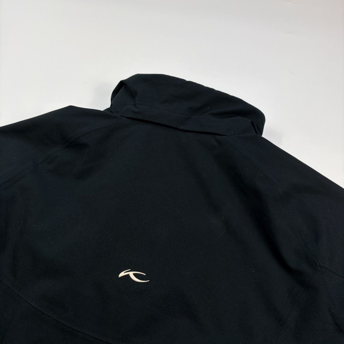 KJUS KJUS Formula Padded Hooded Ski Jacket Black Size M Gorpcore Size US M / EU 48-50 / 2 - 21 Thumbnail