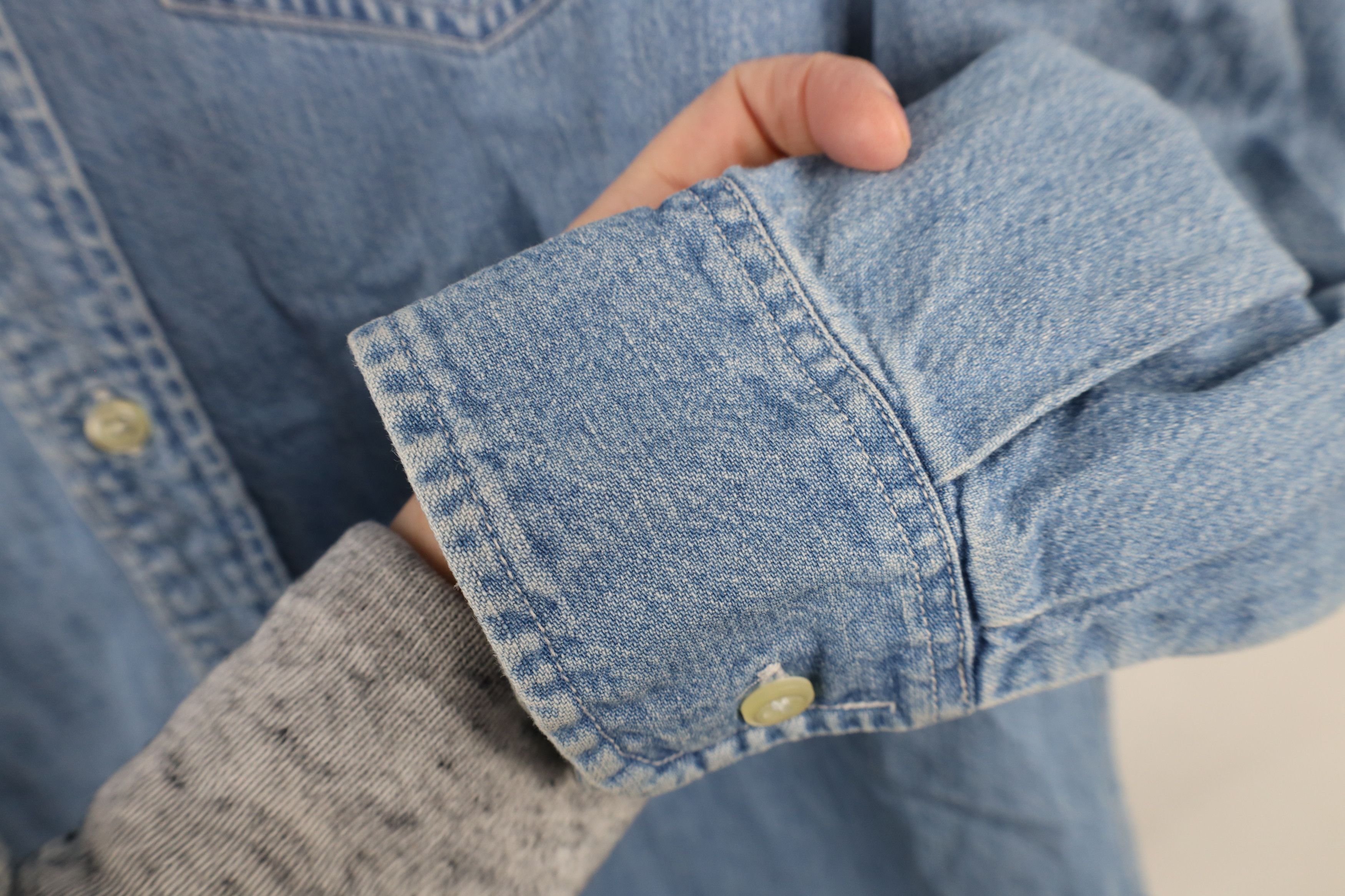 Gap × Vintage Vintage 90s Gap Classic Spell Denim Jean Button Down Shirt Size US S / EU 44-46 / 1 - 12 Thumbnail