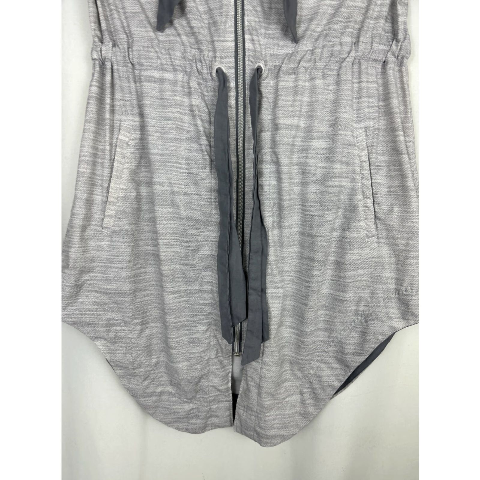 Lululemon Lululemon Womens Jacket Vitality Adirondack Zip Cinched Gray 4 Long Denim Polyester Shirt? Size S / US 4 / IT 40 - 5 Thumbnail