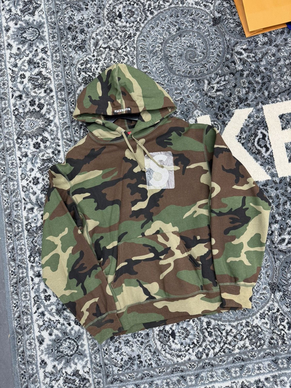 Supreme × Swarovski SS21 Supreme Swarovski S Logo Hooded Camo Sweatshirt Size US M / EU 48-50 / 2 - 1 Thumbnail