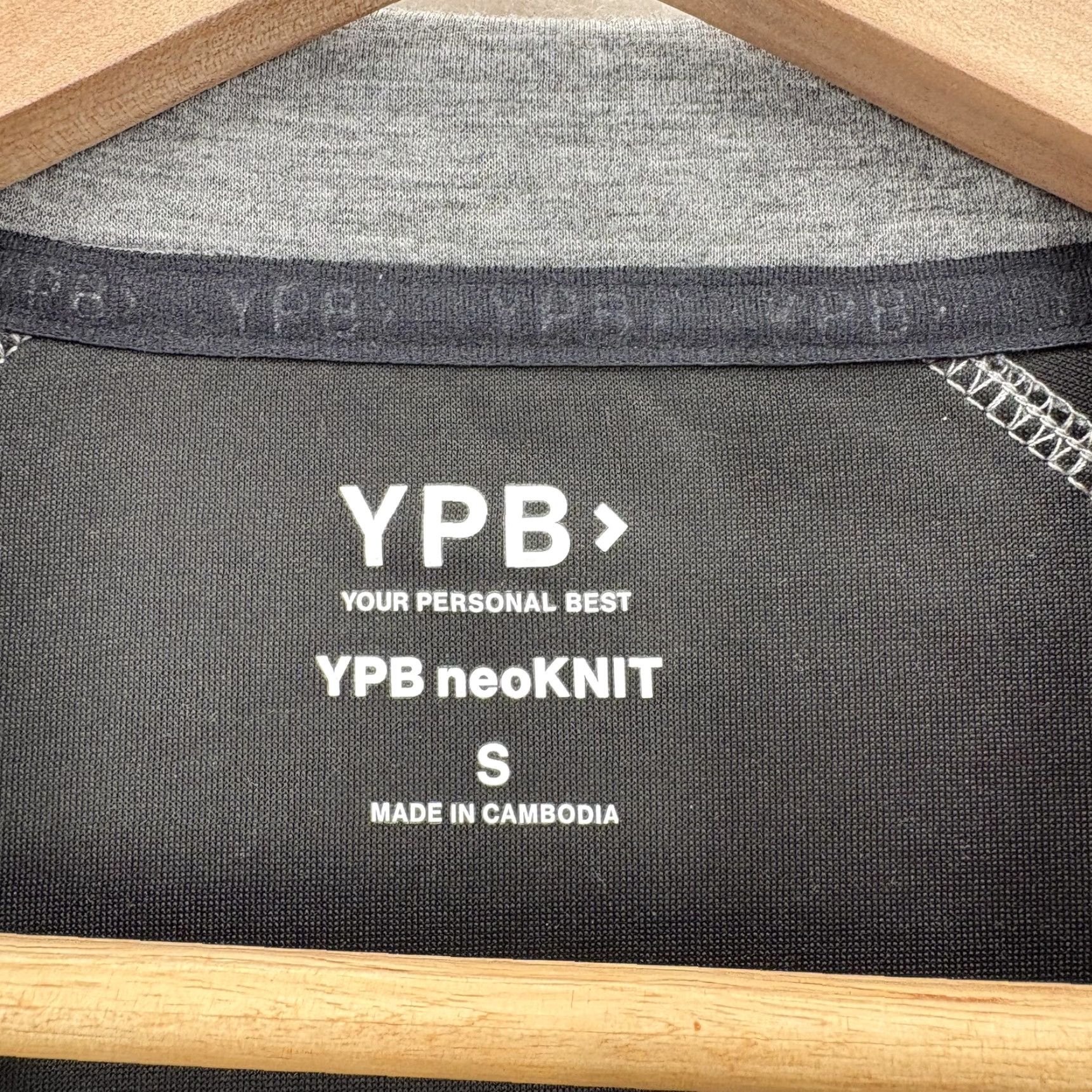 Vintage YPB Abercrombie NeoKNIT Sweatshirt Mens Small Gray Quarter Zip Athletic Pullover Size US S / EU 44-46 / 1 - 4 Thumbnail