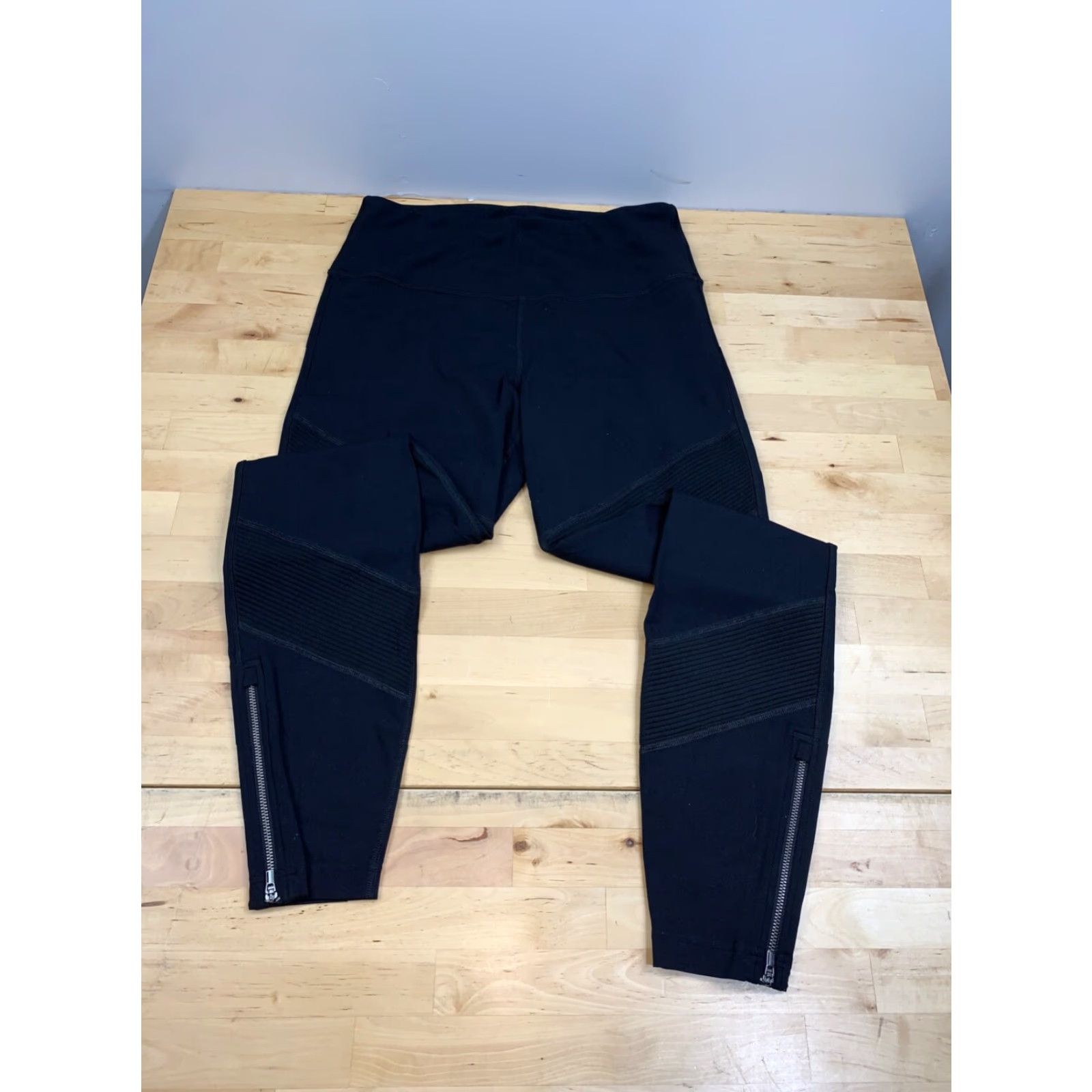 Athleta Athleta Womens M Black Casual Ankle Zip Inseam 28in Pants Skinny Athletic Regular Size 32" / US 10 / IT 46 - 2 Thumbnail