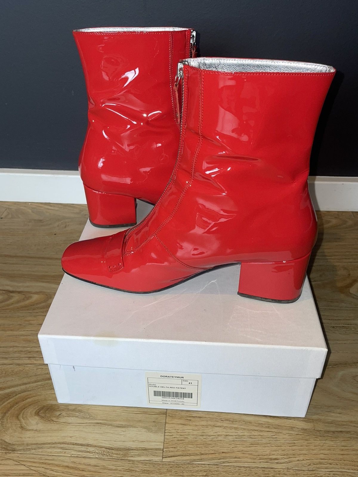 DORATEYMUR Candy Apple Red Patent Leather Ankle Boot