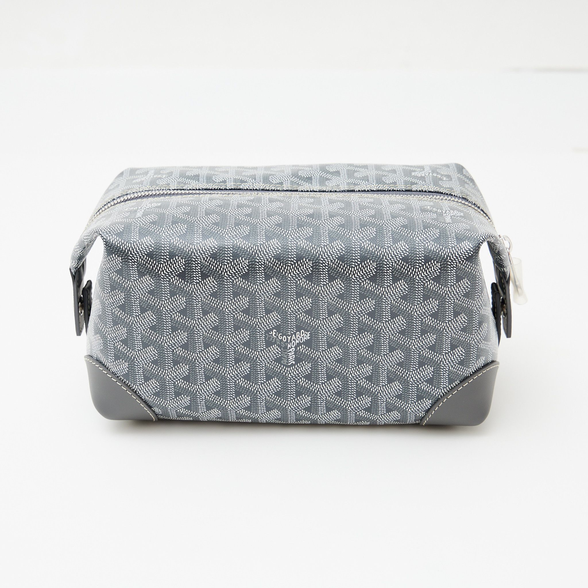 image of Goyard Trousse De Toilette Bowling in Grey, Men's