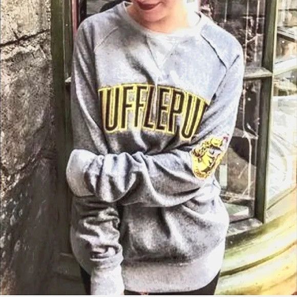 Universal Studios Harry Potter Hufflepuff Crew Neck Sweatshirt Size XL / US 12-14 / IT 48-50 - 4 Thumbnail