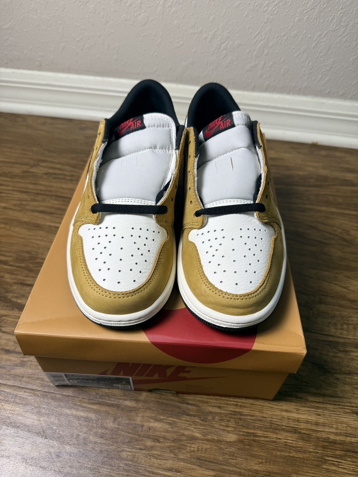 Jordan Brand Jordan 1 Low ‘Rookie Of The Year’ Size US 9.5 / EU 42-43 - 3 Thumbnail