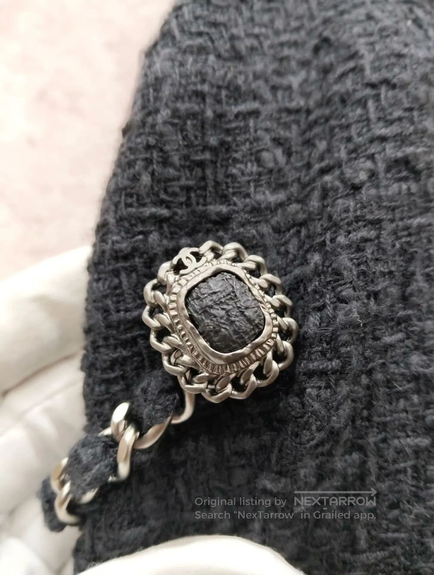 Chanel Chanel Black Textured Short Skirt. Size 37" - 4 Thumbnail