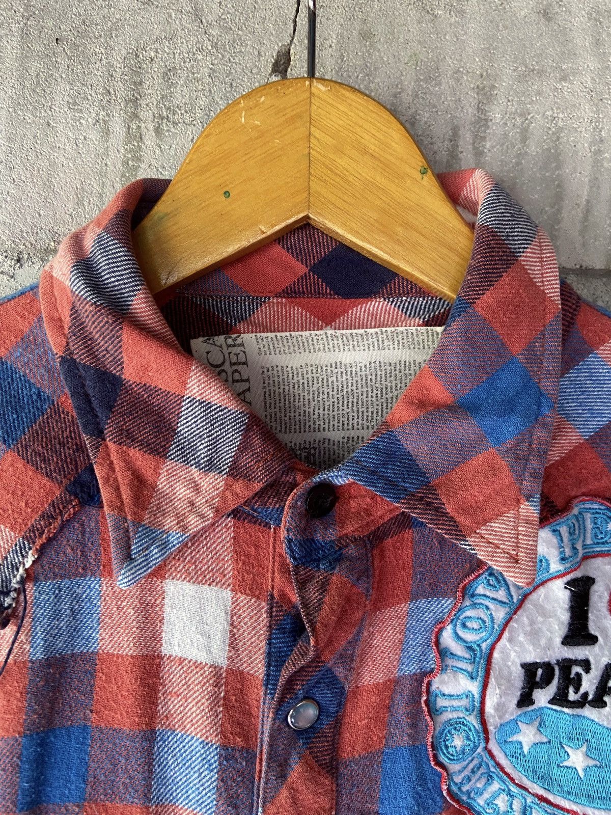 Japanese Brand PEACE LOVE FUTURE HAPPINES DAY BUTTON DOWN SHIRT Size US M / EU 48-50 / 2 - 10 Thumbnail