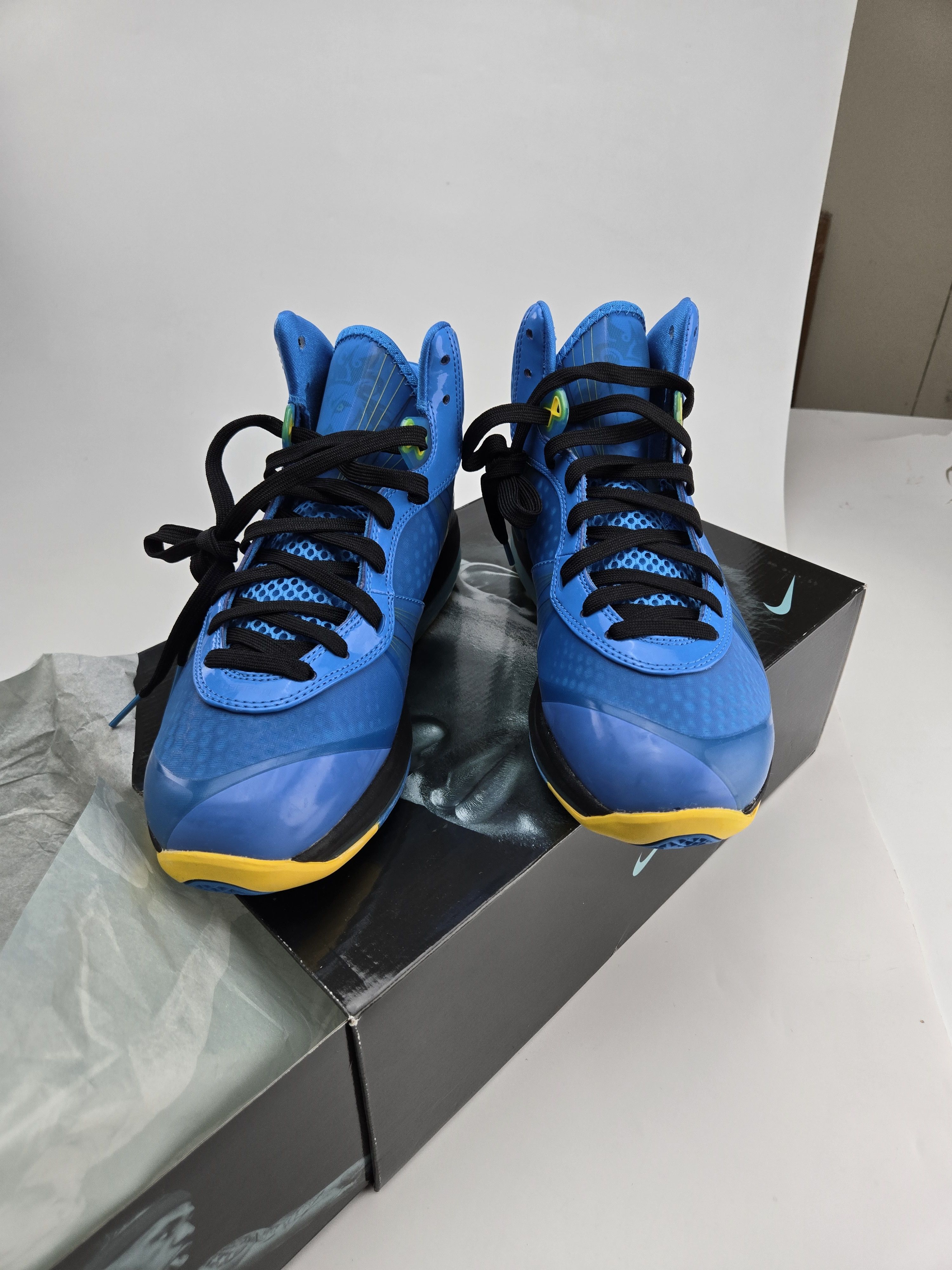 Nike Lebron 8 V/2 Entourage DS Size US 9.5 / EU 42-43 - 3 Thumbnail