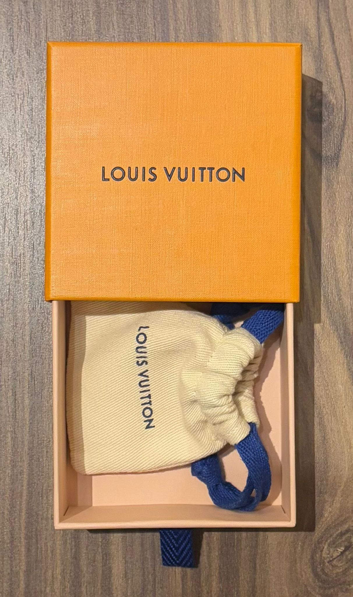 Louis Vuitton Silver Lockit x Felix Bracelet, Sterling Silver, Blue Size ONE SIZE - 5 Thumbnail
