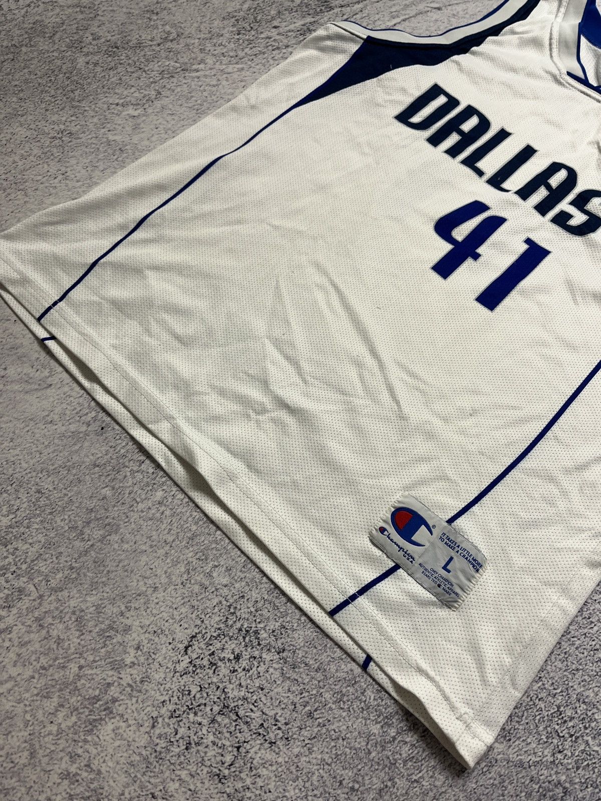 Champion × NBA × Vintage Rare Dirk Nowitzki #41 Dallas Mawericks NBA Jersey Shirt Size US L / EU 52-54 / 3 - 5 Thumbnail