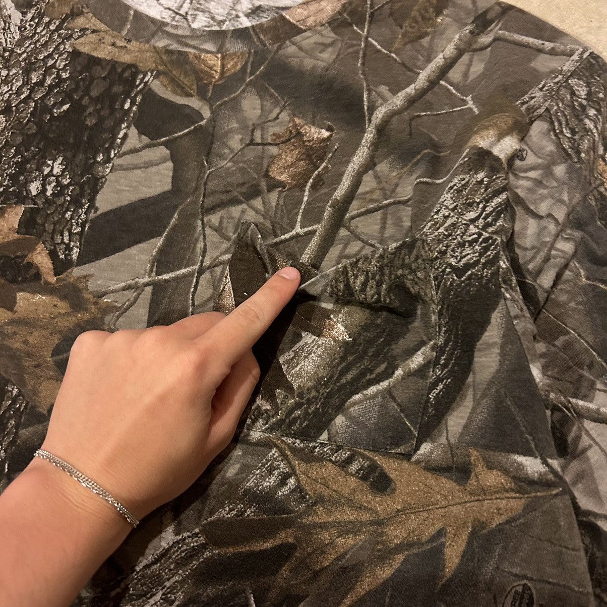Realtree × Vintage Essential Vintage Y2K Realtree Camo Pocket Tee Skater Size US XL / EU 56 / 4 - 3 Thumbnail