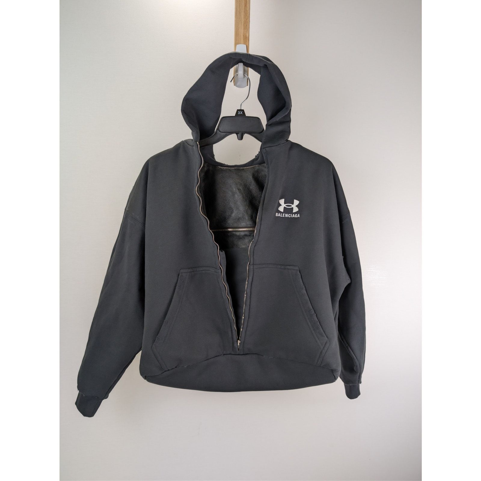 Balenciaga o1rshd1 Size: OS / Hoodie Bag in Black Size ONE SIZE - 17 Thumbnail