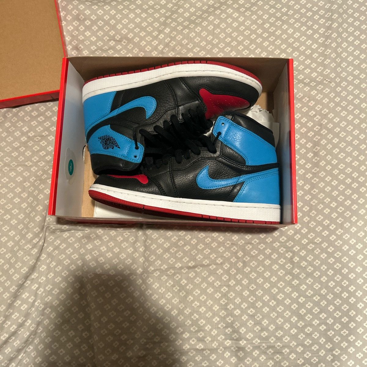 Nike Jordan One “UNC to Chicago” Size US 9 / IT 39 - 1 Thumbnail
