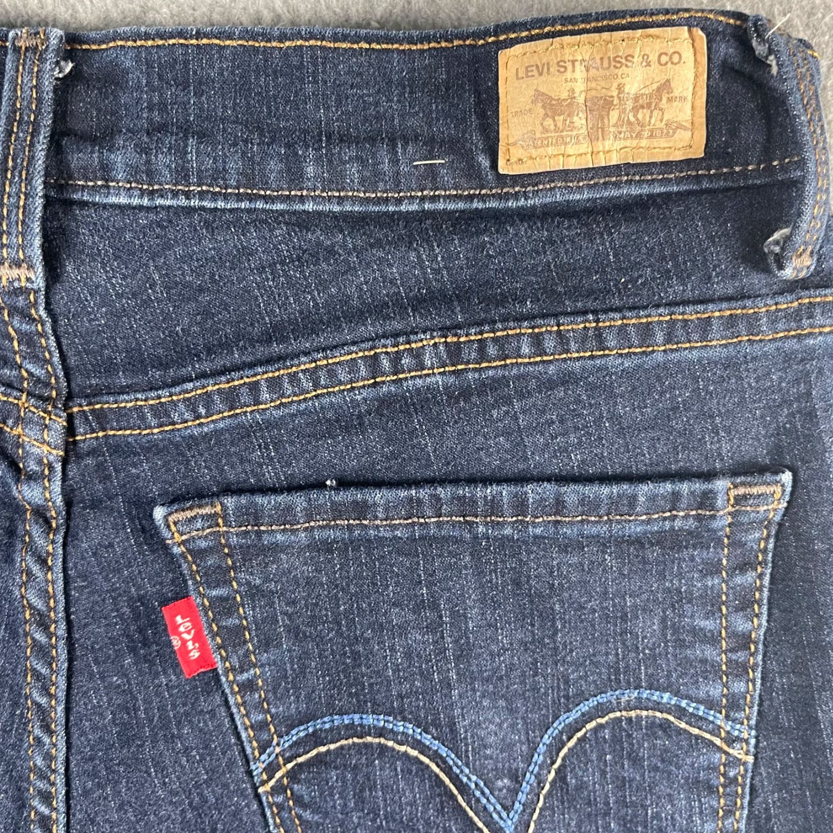 Levi's Levi's 512 Perfectly Slimming Capri Jeans Women 8 Blue Denim Slimming Preppy - 5-Pocket Size 30" / US 8 / IT 44 - 3 Thumbnail