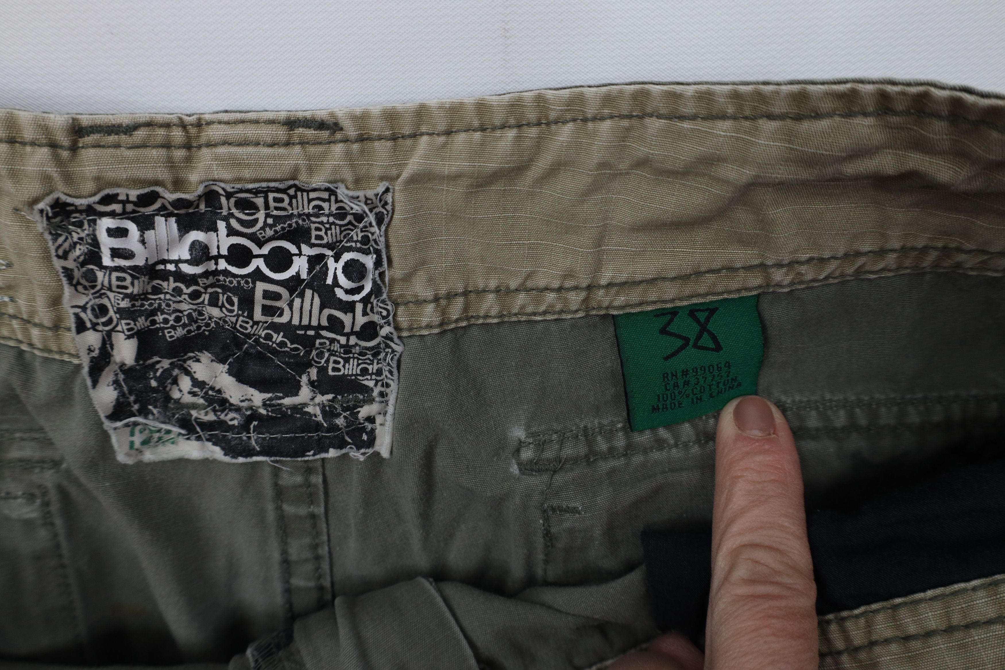 Billabong Vintage 90s Y2K Billabong Surfing Camouflage Cargo Shorts Size US 38 / EU 54 - 8 Thumbnail