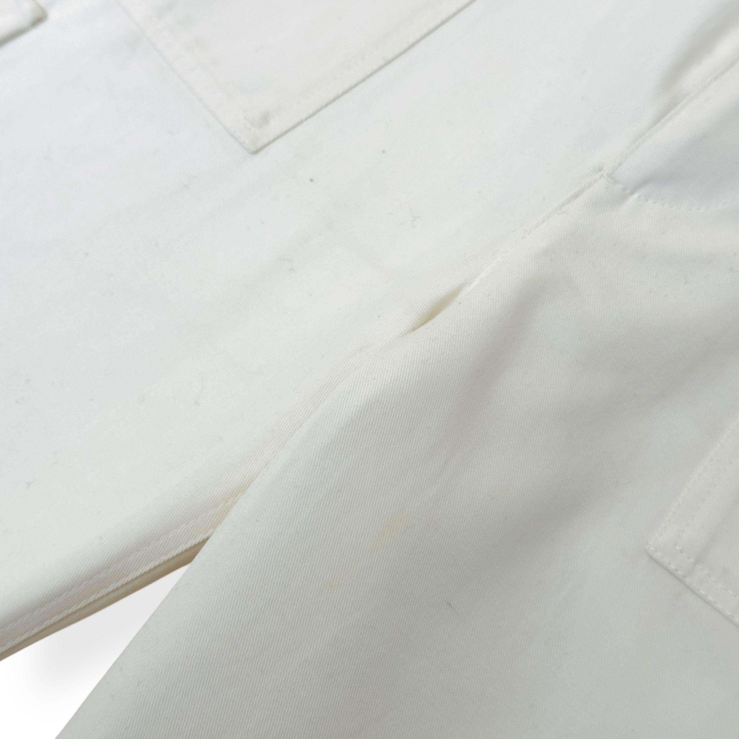 Louis Vuitton LOUIS VUITTON SOFT CARGO SHORTS LUXURY WHITE 44 / L Size US 34 / EU 50 - 7 Thumbnail