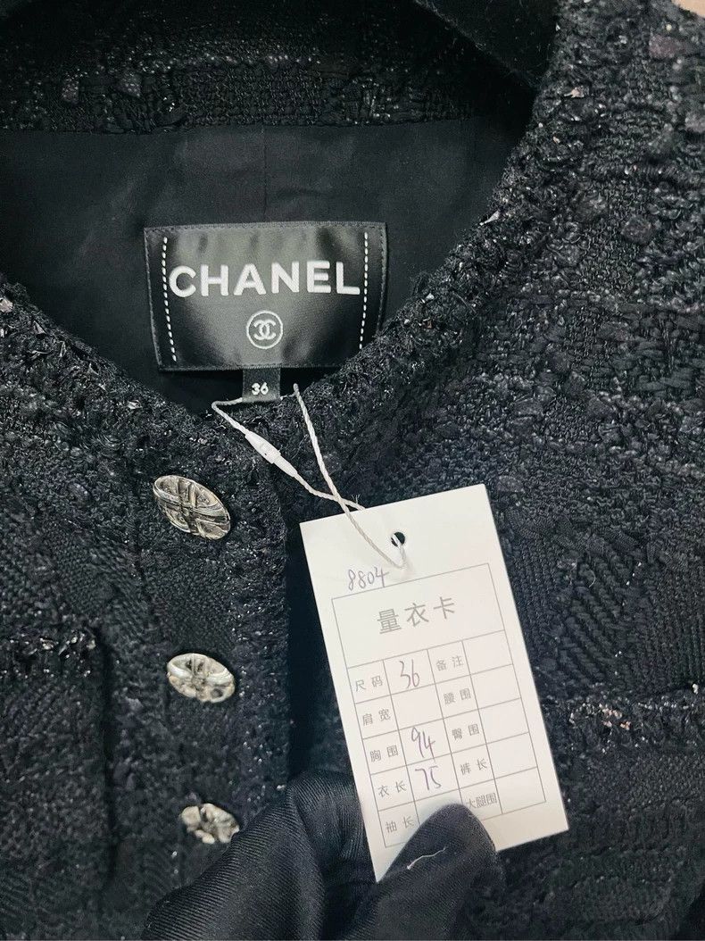 Chanel Chanel 23A black diamond buckle tweed waist jacket 2504-Nex Size XS / US 0-2 / IT 36-38 - 2 Thumbnail