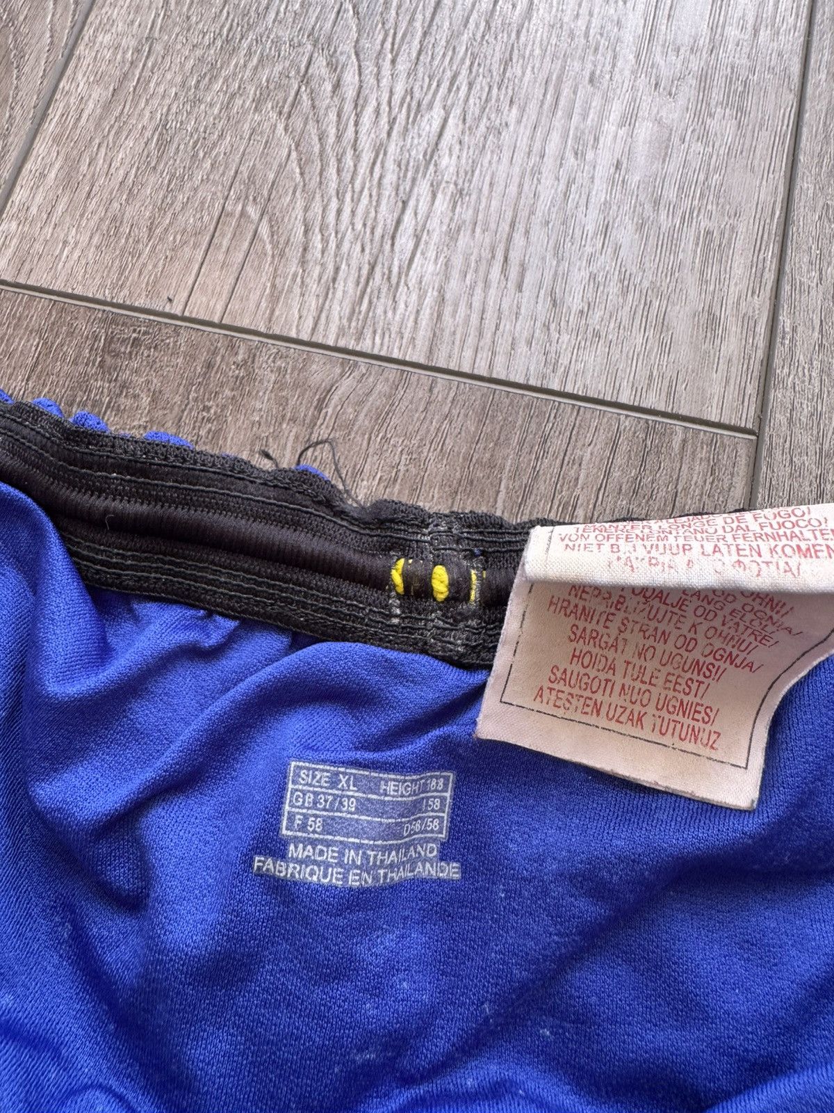 Nike Vintage Nike Arsenal Shorts 90s Football Streetwear Swoosh Size US 36 / EU 52 - 2 Thumbnail