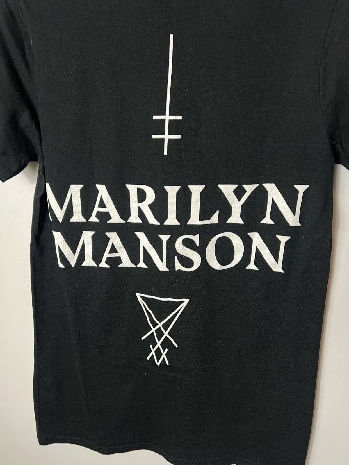 Band Tees Vintage streetwear band Rock Tour Marilyn Manson Gun T-shirt Size US S / EU 44-46 / 1 - 5 Thumbnail