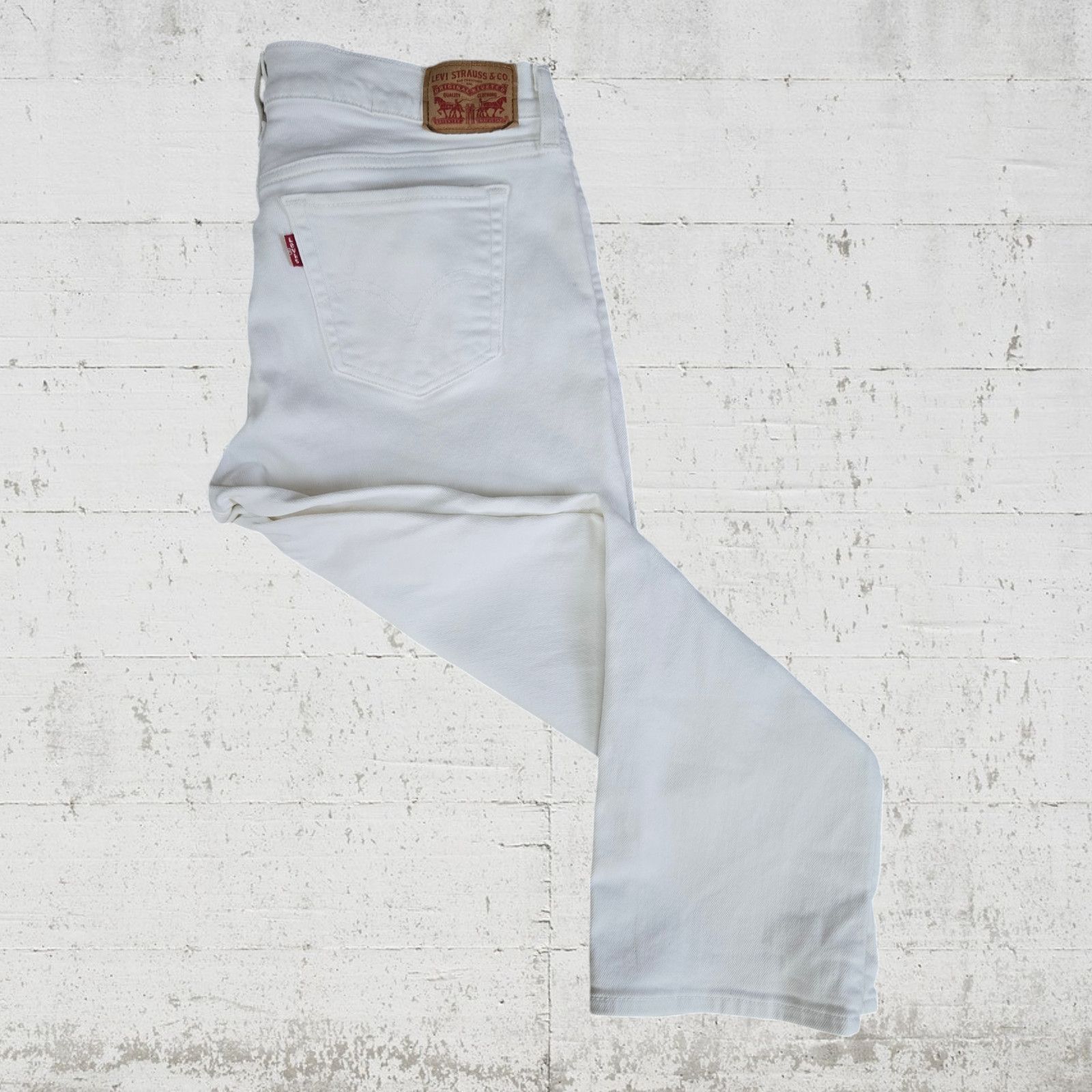 Levi's Levi's 311 White Shaping Skinny Capri Jeans Size 28 Size 28" / US 6 / IT 42 - 10 Thumbnail