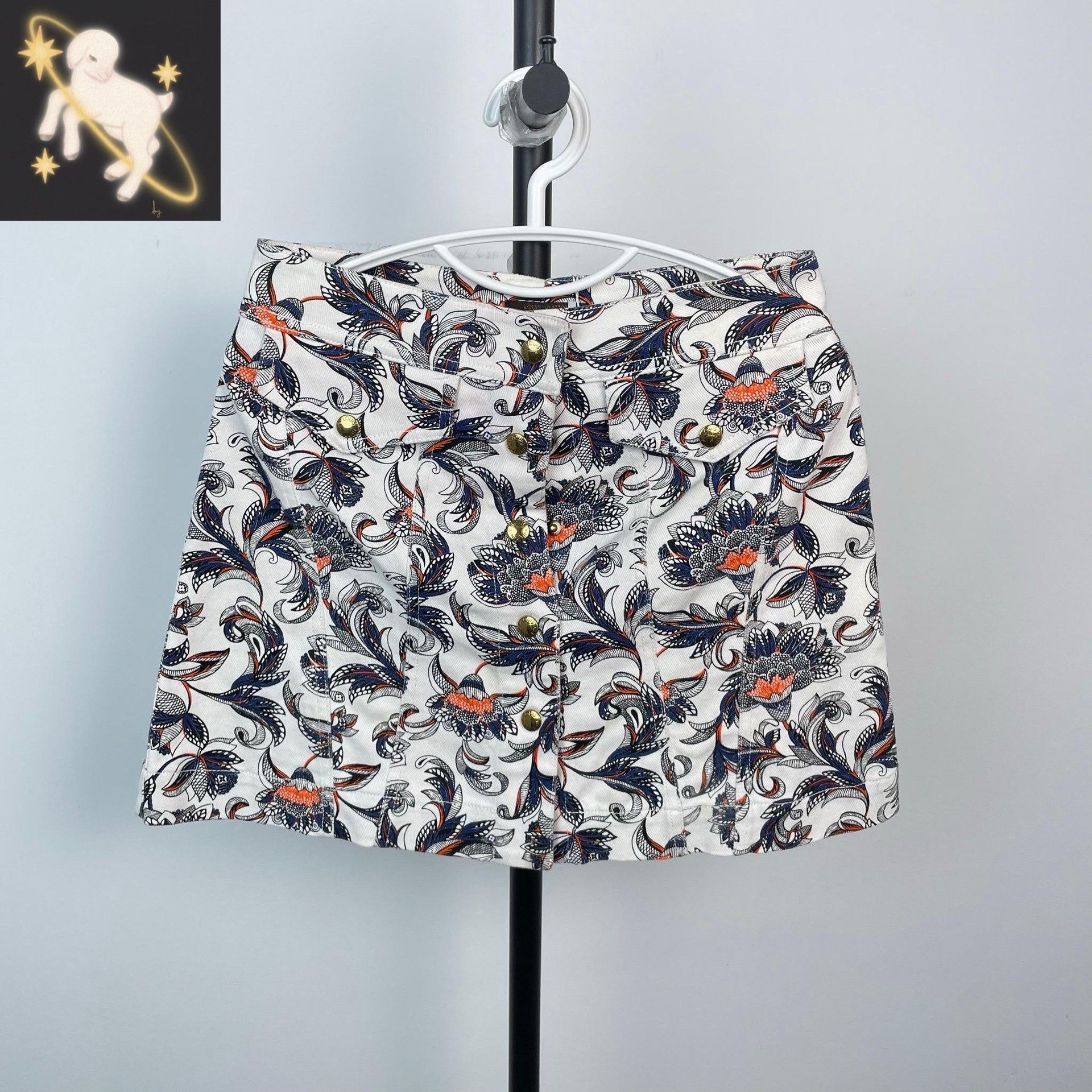 Louis Vuitton Louis Vuitton Blue Skirt 38 Women Size 38" / US 16 / IT 52 - 1 Thumbnail