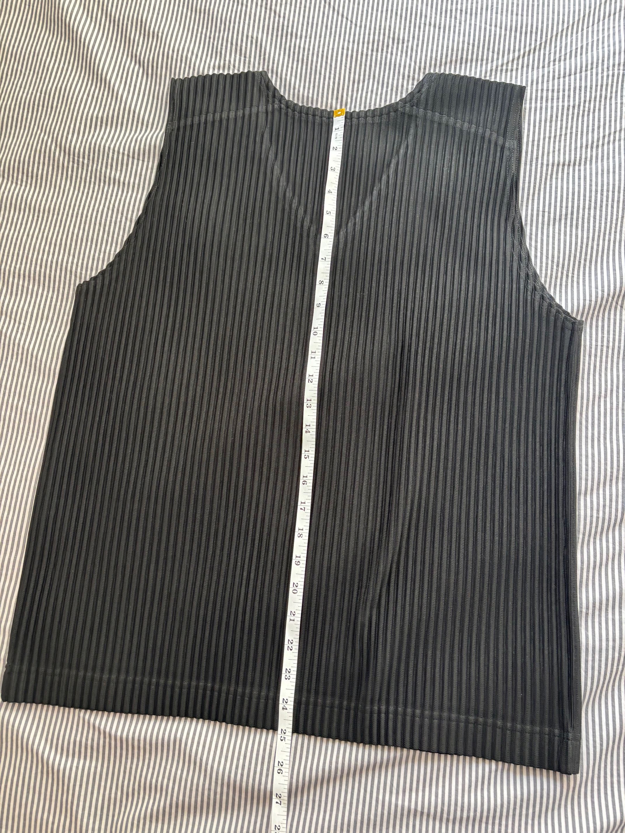 Homme Plisse Issey Miyake Homme Plisse Issey Miyake Black and Navy Tank Tops in size 3 Size US M / EU 48-50 / 2 - 7 Thumbnail