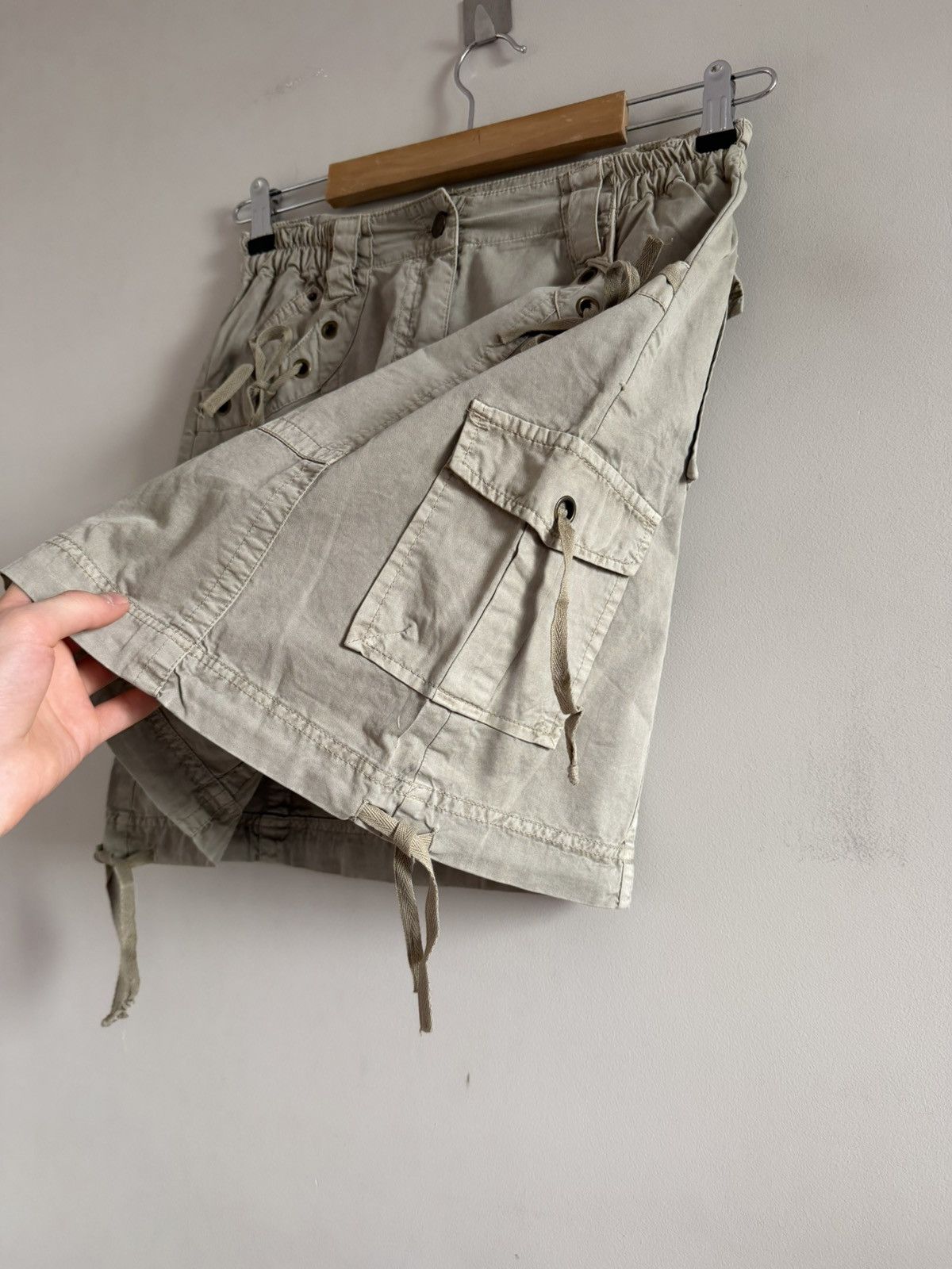 Vintage Vintage Cargo Mini Skirt Beige Size 26" / US 2 / IT 38 - 4 Thumbnail