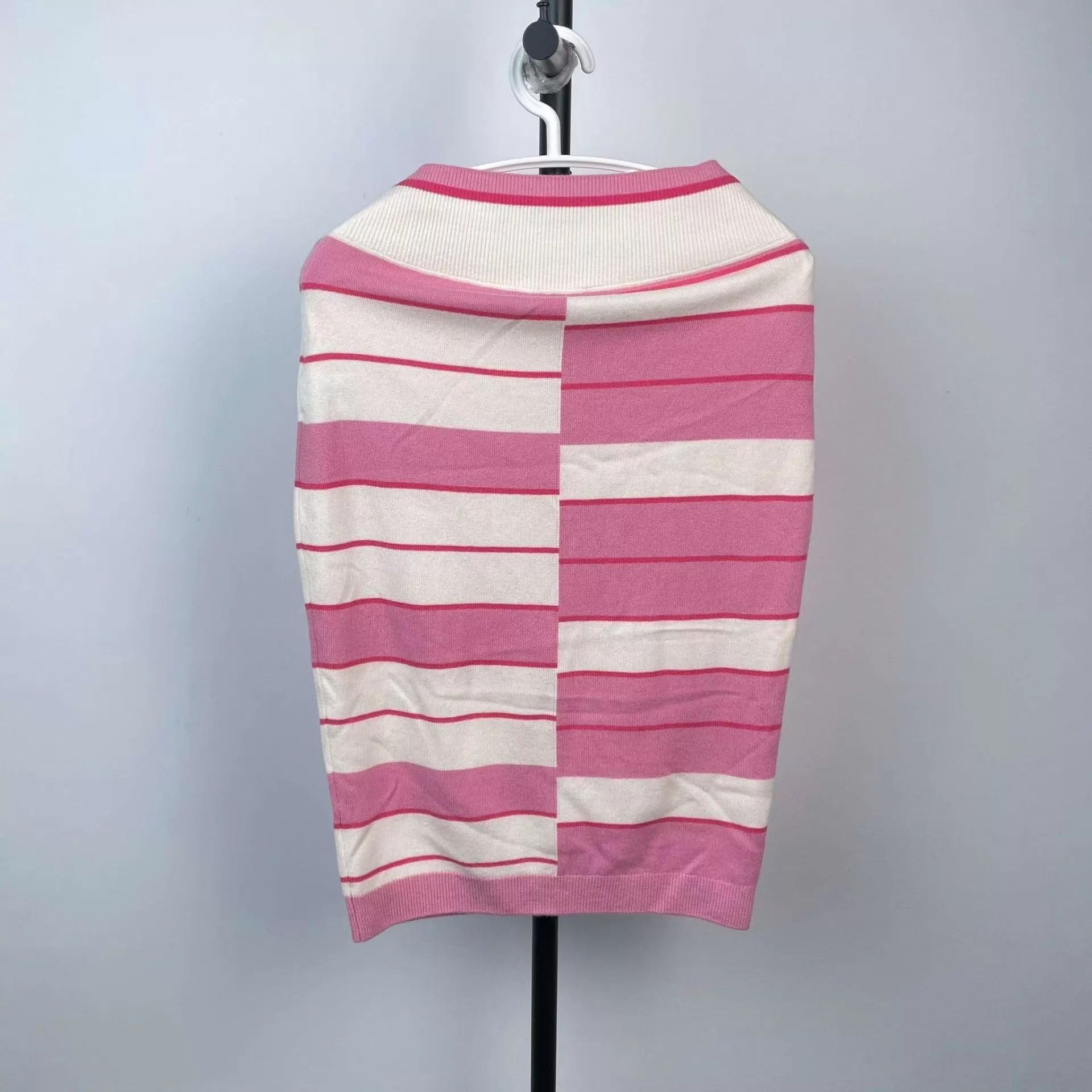Chanel Chanel knit skirt pink white colorblock 36 with spare thread Size 26" / US 2 / IT 38 - 2 Thumbnail