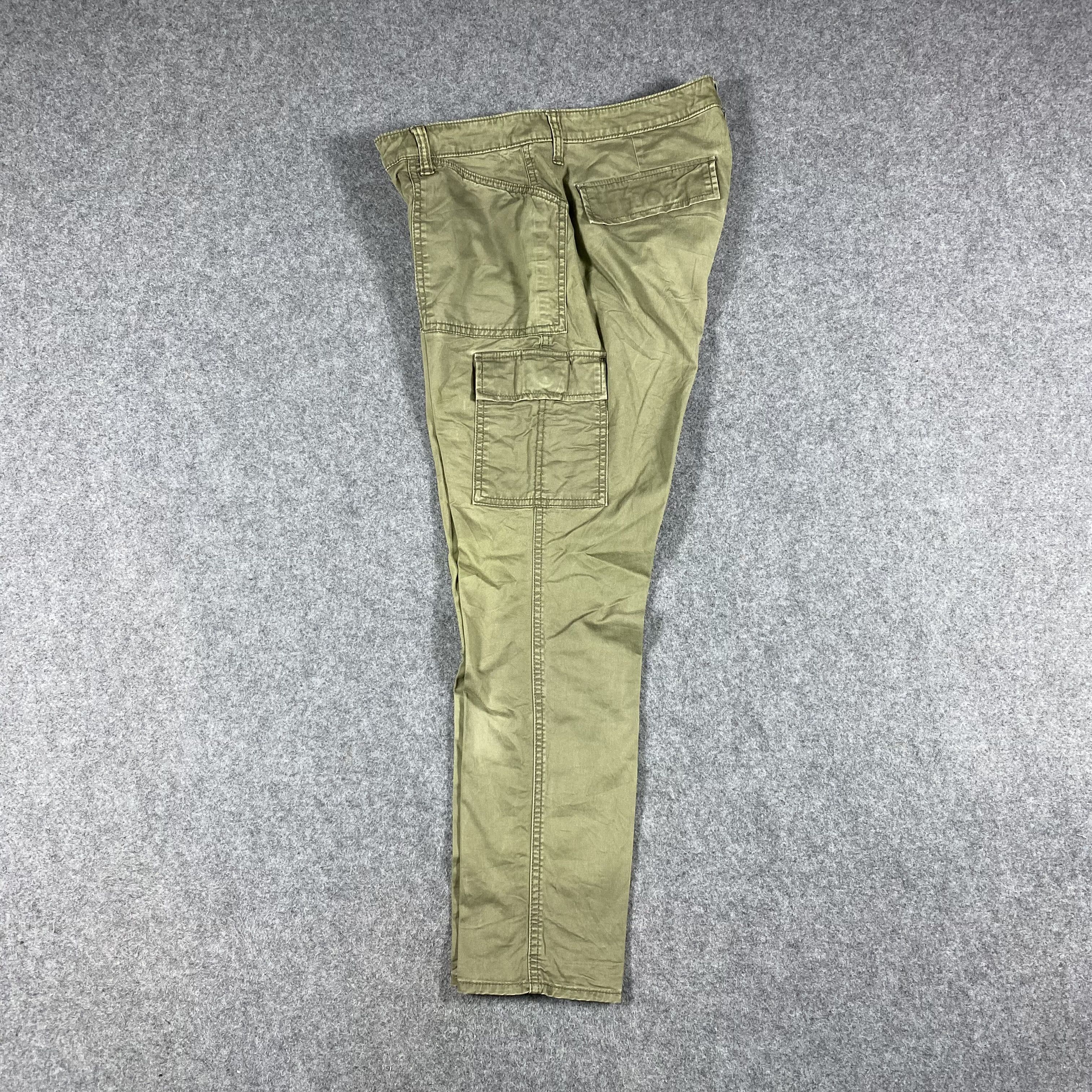 Gap Japanese Brand Khakis Gap Multipocket Tactical Cargo Pants Size US 31 - 10 Thumbnail