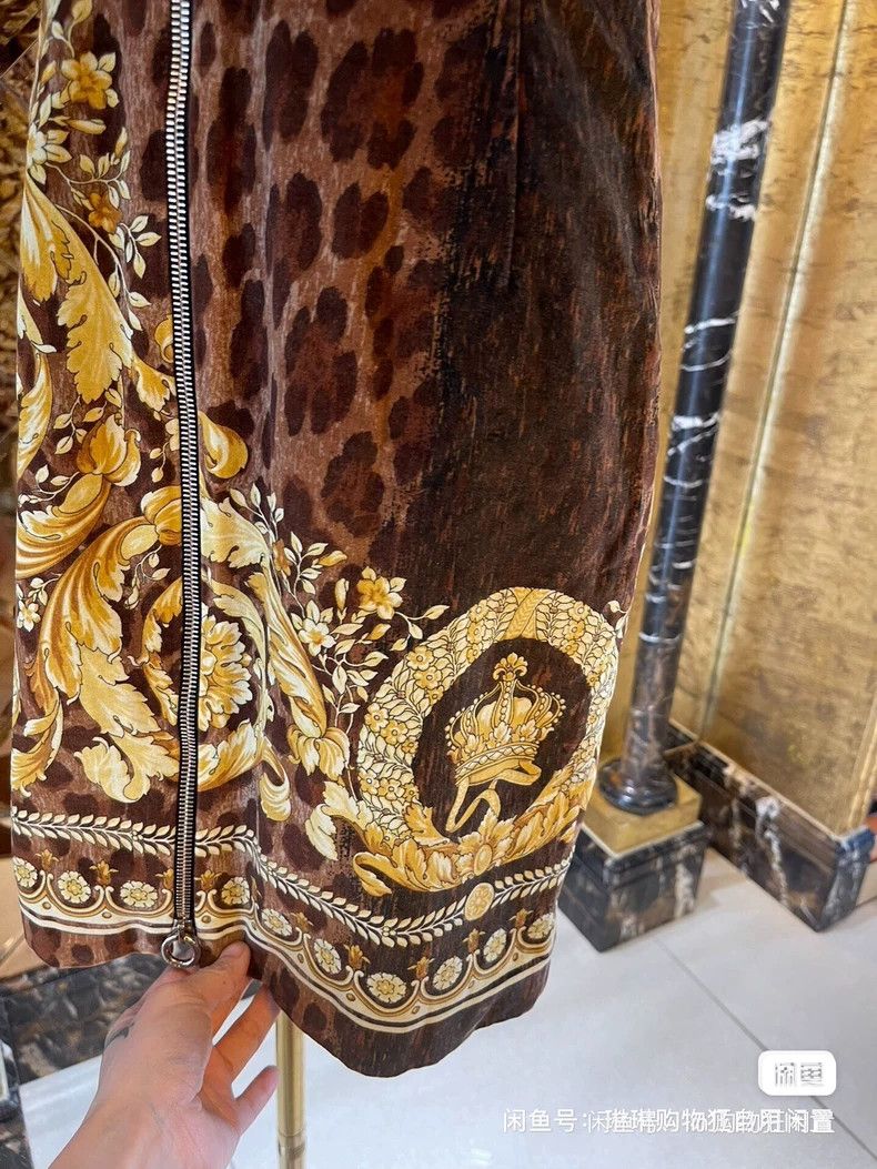 Versace Versace Classic baroque velvet vest dress Size M / US 6-8 / IT 42-44 - 4 Thumbnail