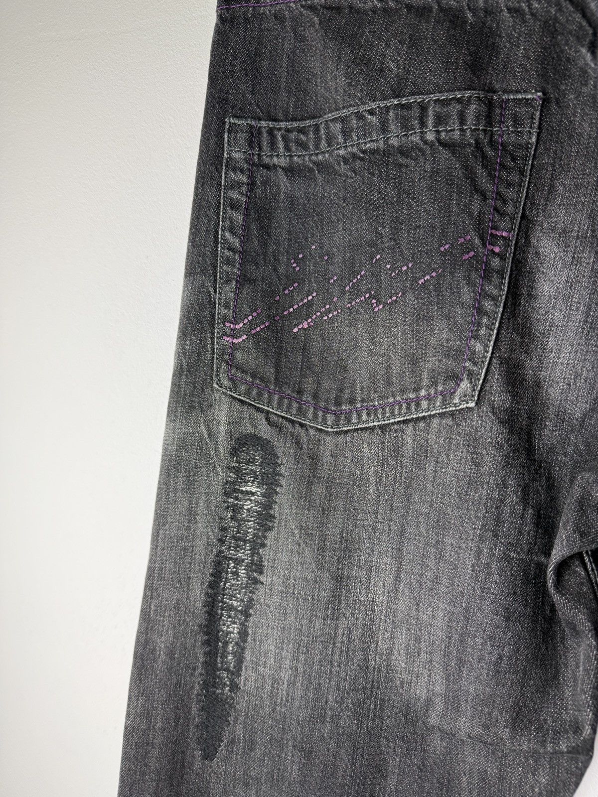 Fragment Design × Levi's Early 00s Levi’s x Fragment Fenom Jeans Size US 31 - 7 Thumbnail