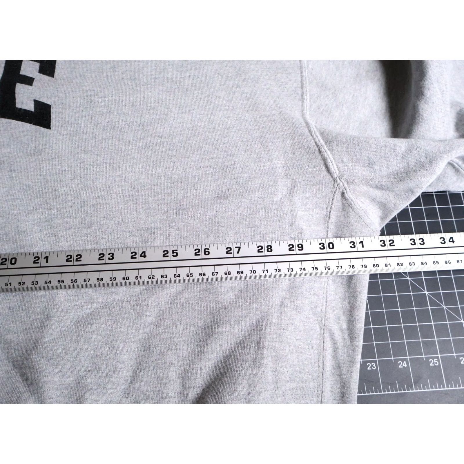 Nike VINTAGE Nike Sweatshirt Men's 3XL Gray Crewneck Heavyweight Spell Out 90s Retro Size US XXL / EU 58 / 5 - 7 Thumbnail