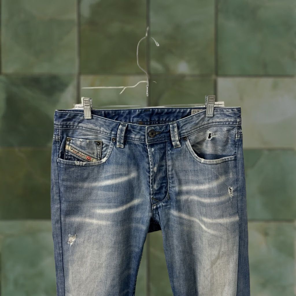 Diesel Diesel Larkee Jeans Mens 32x29 Blue Regular Straight Button Fly Distressed Denim Size US 32 / EU 48 - 1 Thumbnail