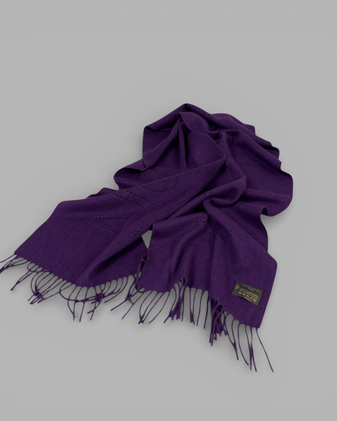 Louis Vuitton Authentic Louis Vuitton Pure Cashmere Scarf Shawl Size ONE SIZE - 8 Thumbnail