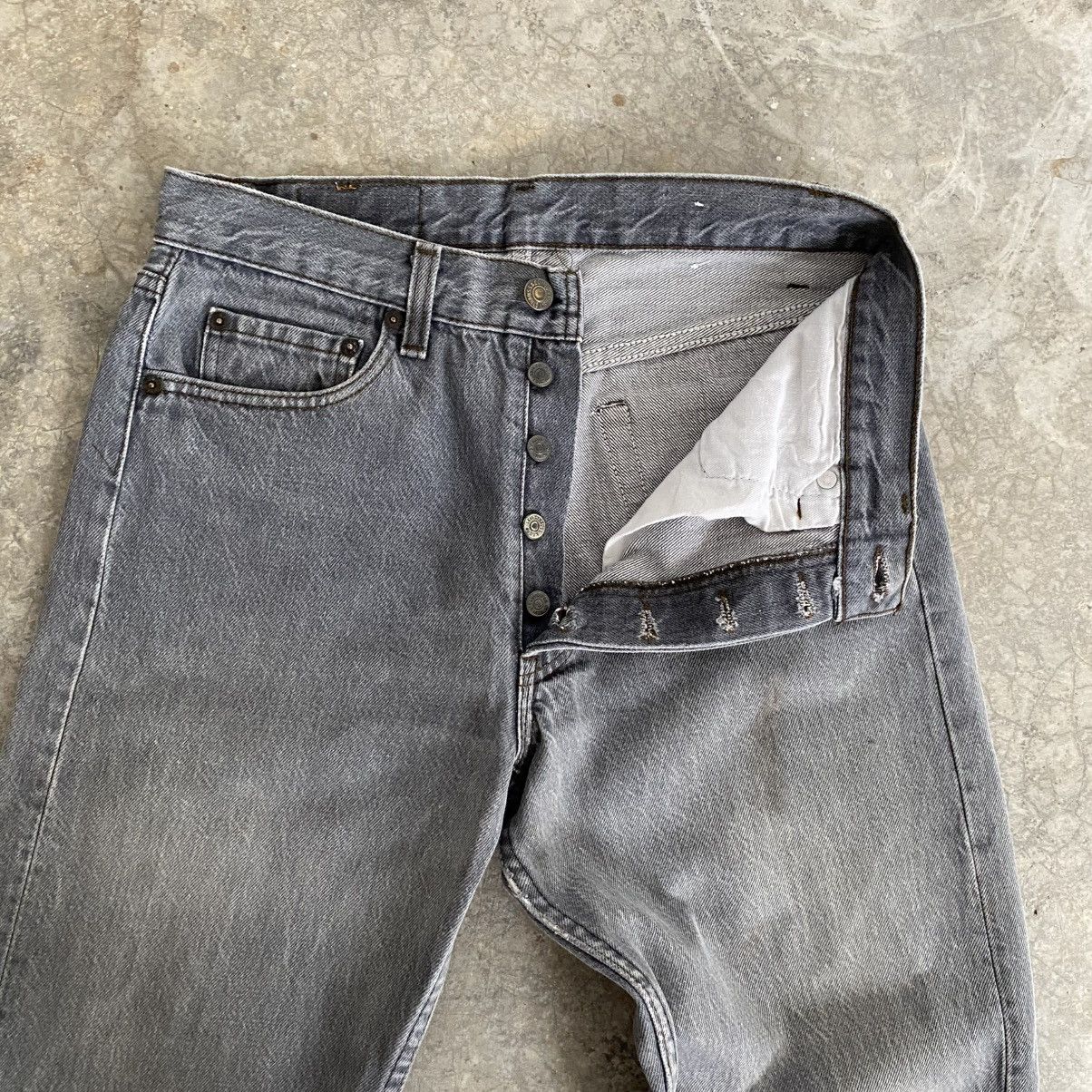 Levi's Vintage 80’s Levis 501 Faded Ash Grey Denim Jeans Size US 30 / EU 46 - 8 Thumbnail