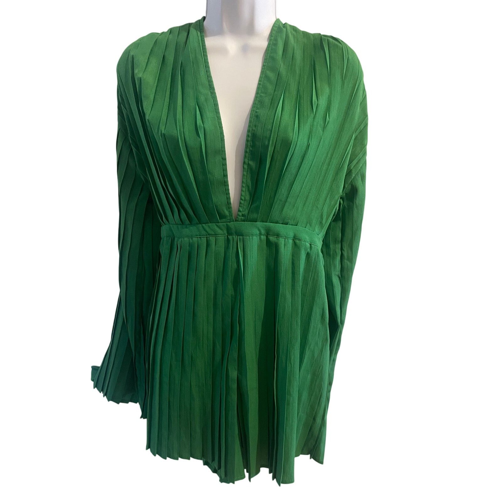 PrettyLittleThing PrettyLittleThing Green Pleated Long Sleeve Romper Size US 6 Size 28" / US 6 / IT 42 - 6 Thumbnail