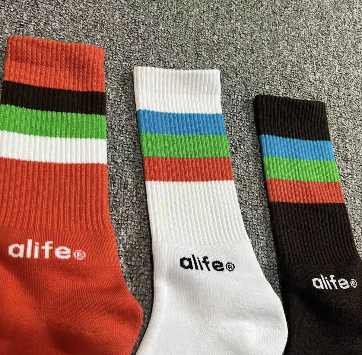 Alife Alife® Rainbow Stripe Terry-Loop Crew Socks Size ONE SIZE - 3 Thumbnail