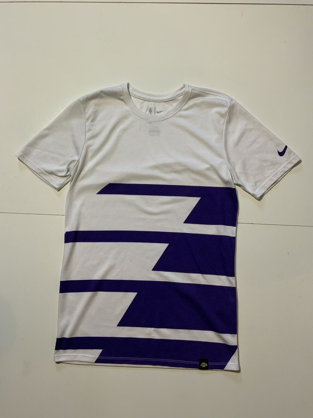 Nike Nike Dri Fit Los Angeles Lakers DNA NBA Basketball T-Shirt Size US S / EU 44-46 / 1 - 1 Thumbnail