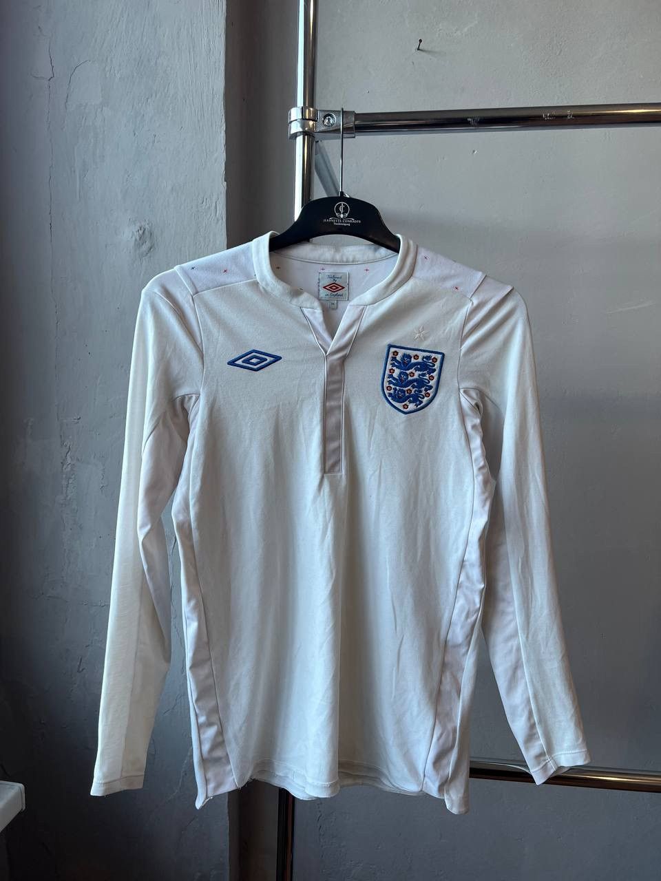 Umbro 2010/11 ENGLAND TEAM HOME SOCCER JERSEY FOOTBALL SHIRT SZ S Size US S / EU 44-46 / 1 - 2 Thumbnail