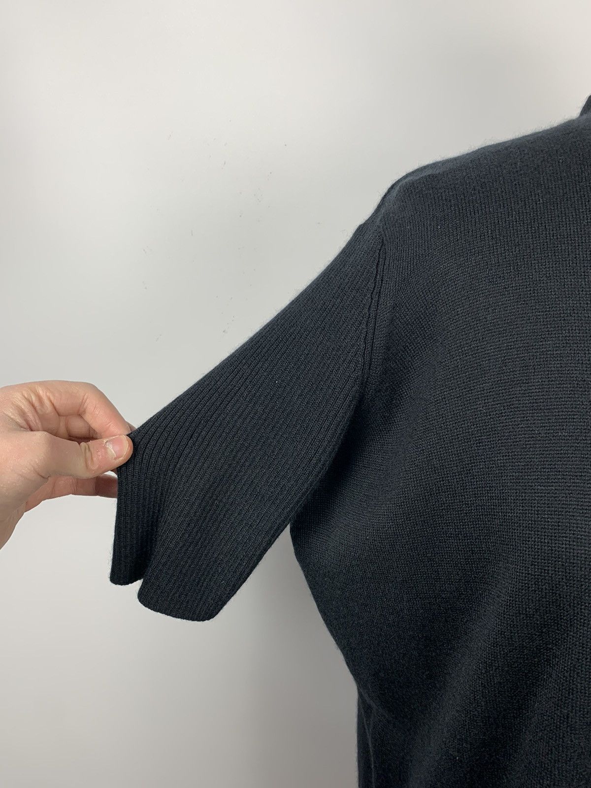 Acne Studios Acne Studios Silk Cashmere Sweater Black V-Neck Size S Top Size S / US 4 / IT 40 - 4 Thumbnail