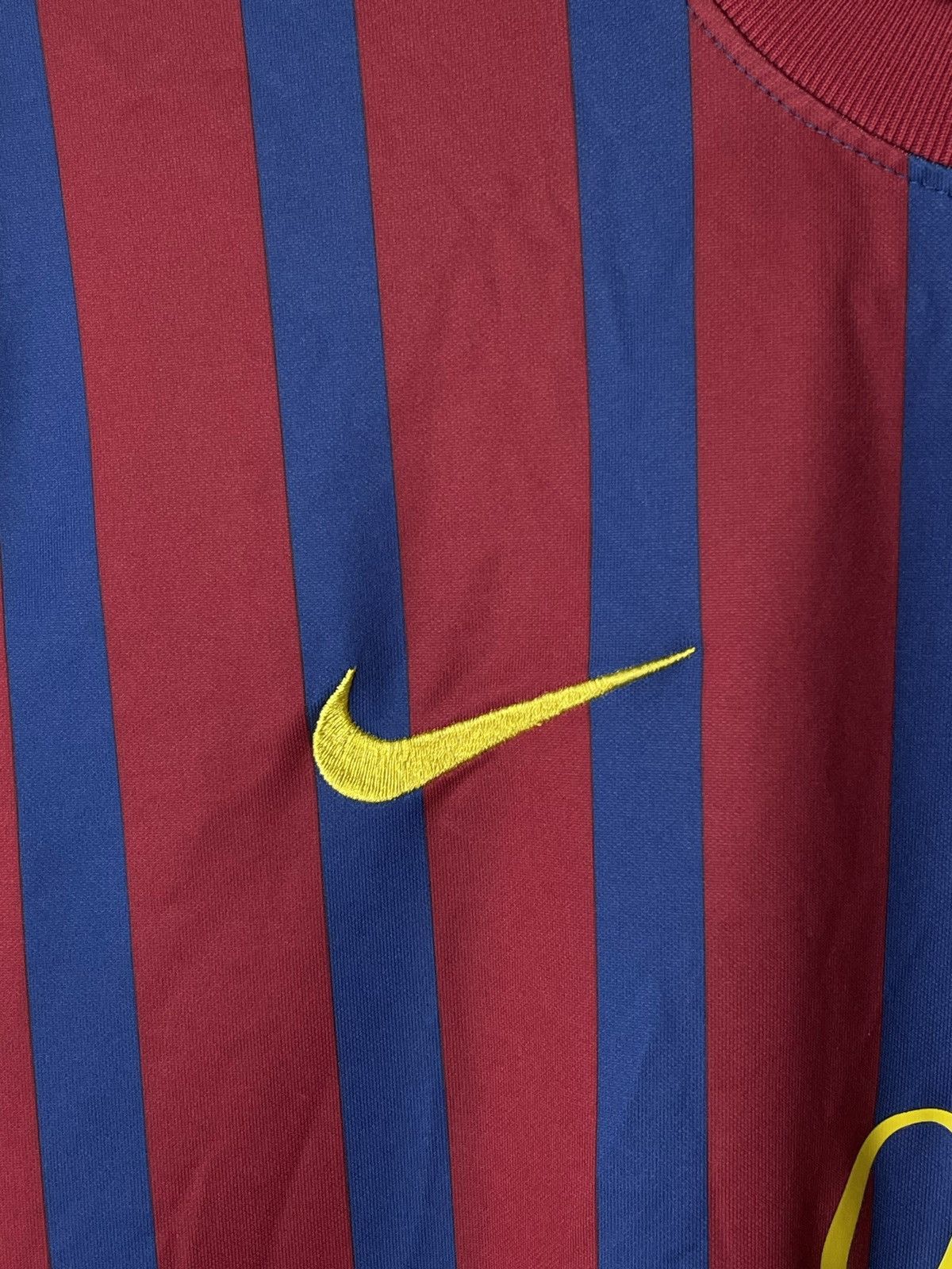 Vintage BARCELONA 2011 2012 HOME FOOTBALL JERSEY SOCCER Shirt NIKE Size US M / EU 48-50 / 2 - 3 Thumbnail