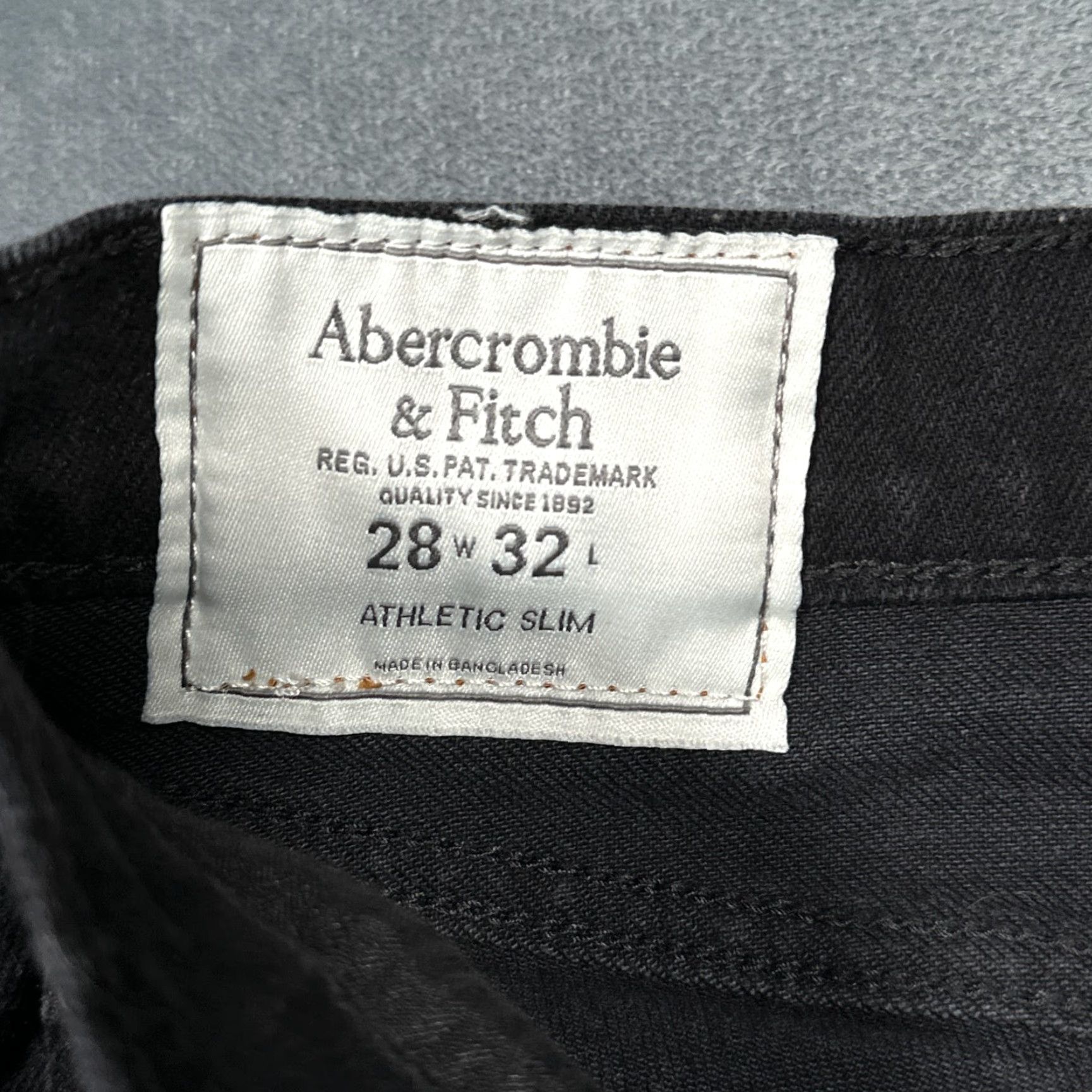 Abercrombie & Fitch Abercrombie & Fitch Jeans Mens 28x31 Black Slim Distressed 90s Style Size US 28 / EU 44 - 6 Thumbnail