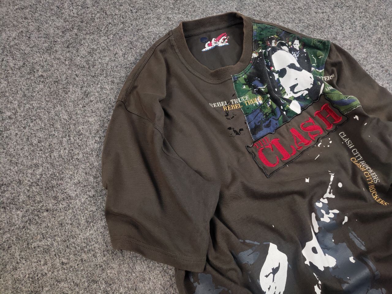 Band Tees Vintage The Clash Rebel Truce printed Band T-shirt 90s Style Size US L / EU 52-54 / 3 - 7 Thumbnail