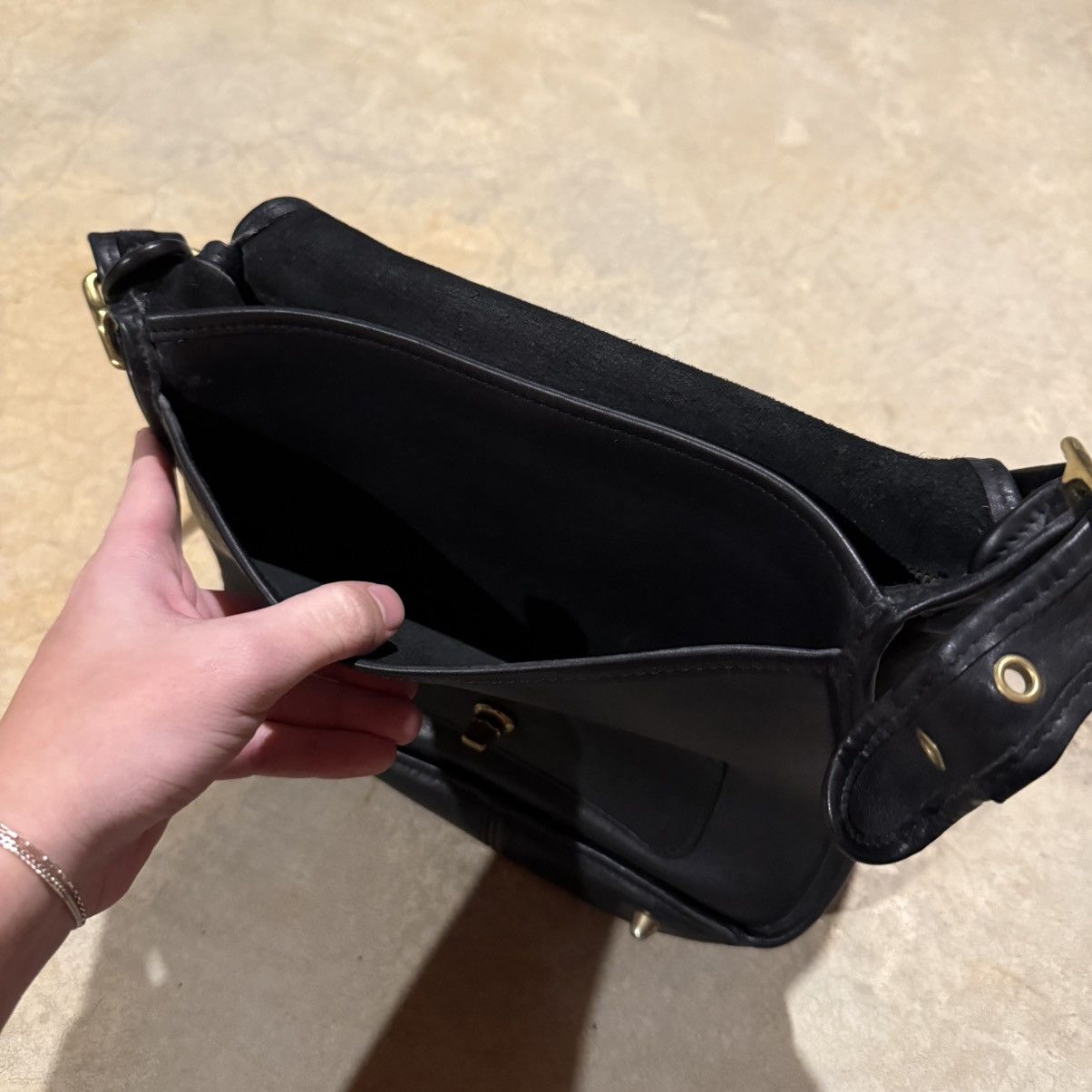 Coach Vintage 1990s Coach Stewardess Turnlock Leather Shoulder Bag Size ONE SIZE - 14 Thumbnail